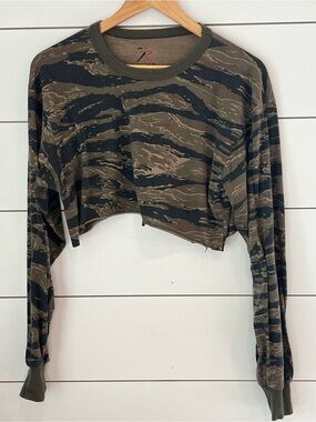 Rothco Camo Cropped Long-Sleeve‎ Top/ indie sleaze